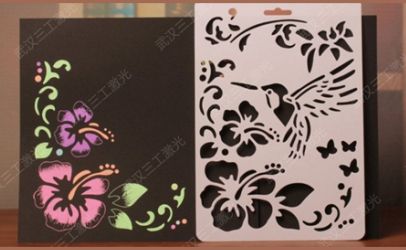 武漢三工激光打標(biāo)機在塑料繪畫模板鏤空上的應(yīng)用